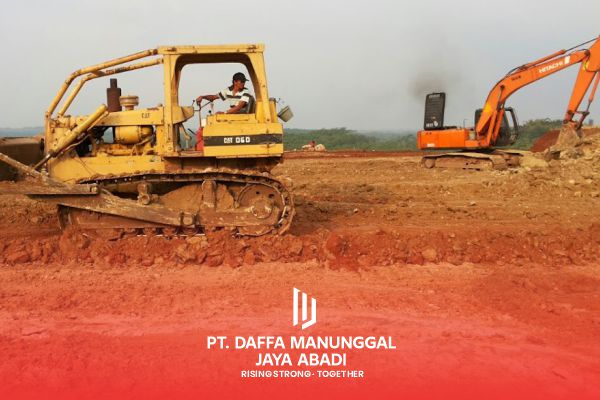 Siapkan lahan Anda dengan cepat dan efisien. Kami menangani perataan, pemadatan, hingga drainase menggunakan alat berat modern.